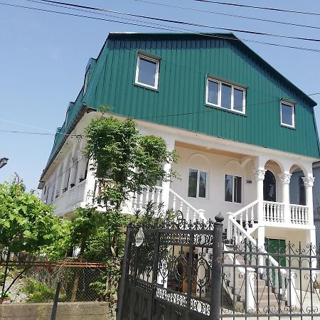 Guest House Quiet Home باتومي المظهر الخارجي الصورة