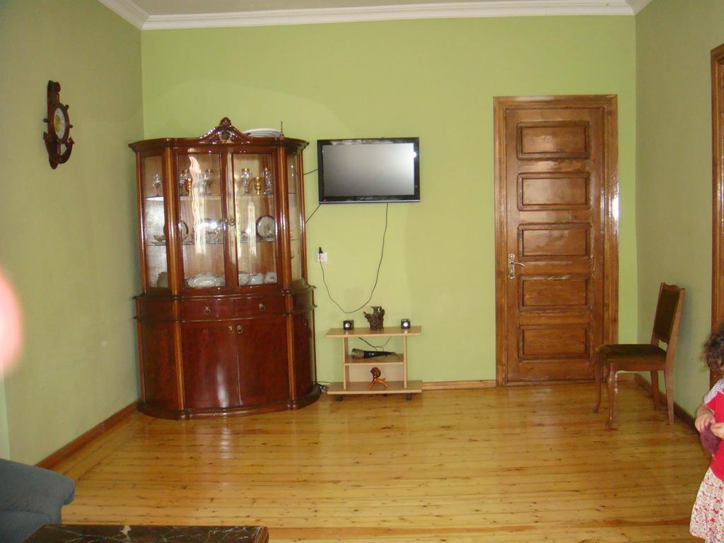 Guest House Quiet Home باتومي المظهر الخارجي الصورة