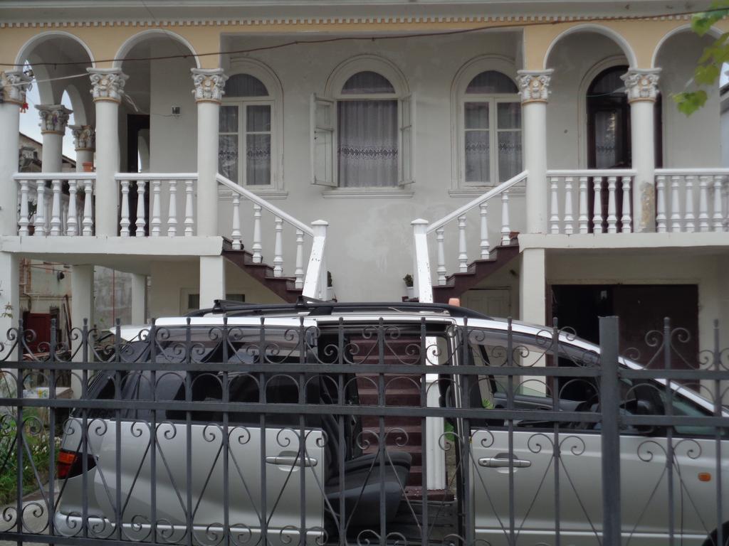 Guest House Quiet Home باتومي المظهر الخارجي الصورة