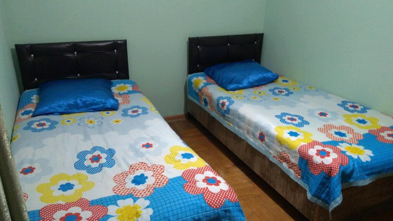 Guest House Quiet Home باتومي المظهر الخارجي الصورة