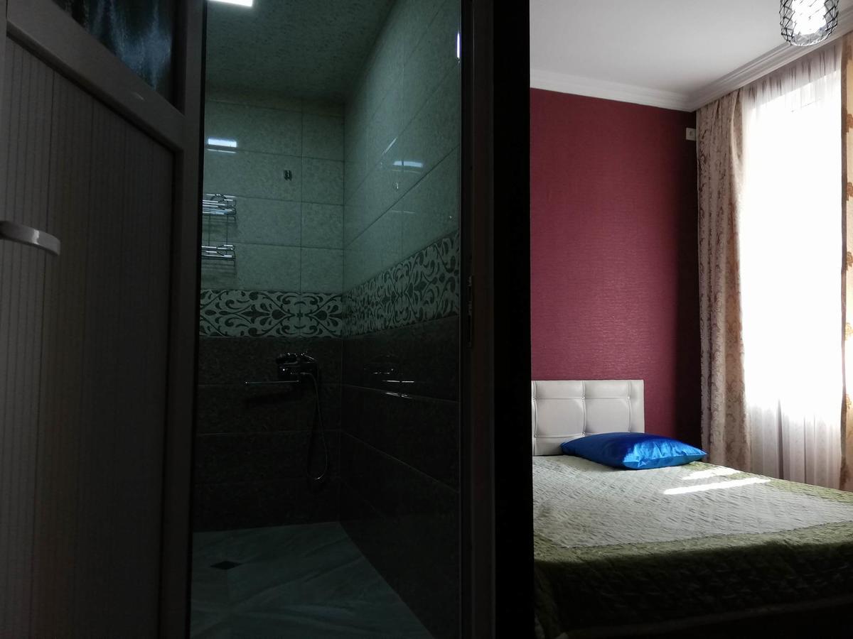Guest House Quiet Home باتومي المظهر الخارجي الصورة