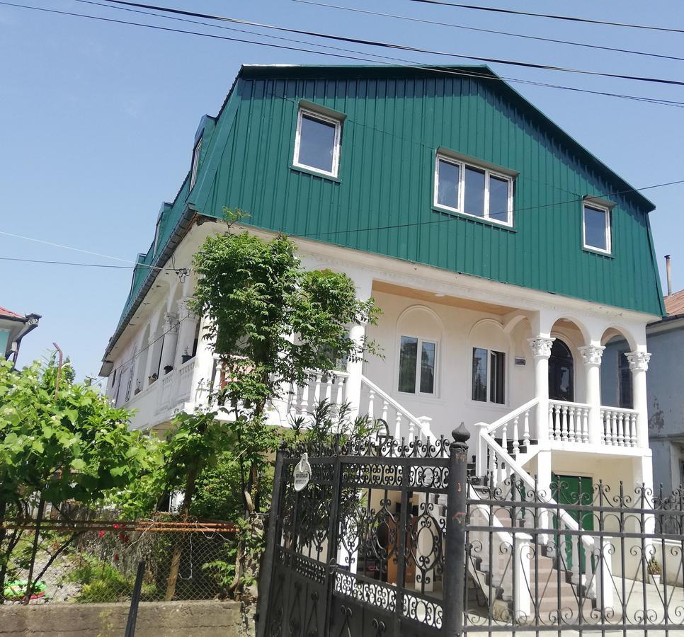 Guest House Quiet Home باتومي المظهر الخارجي الصورة
