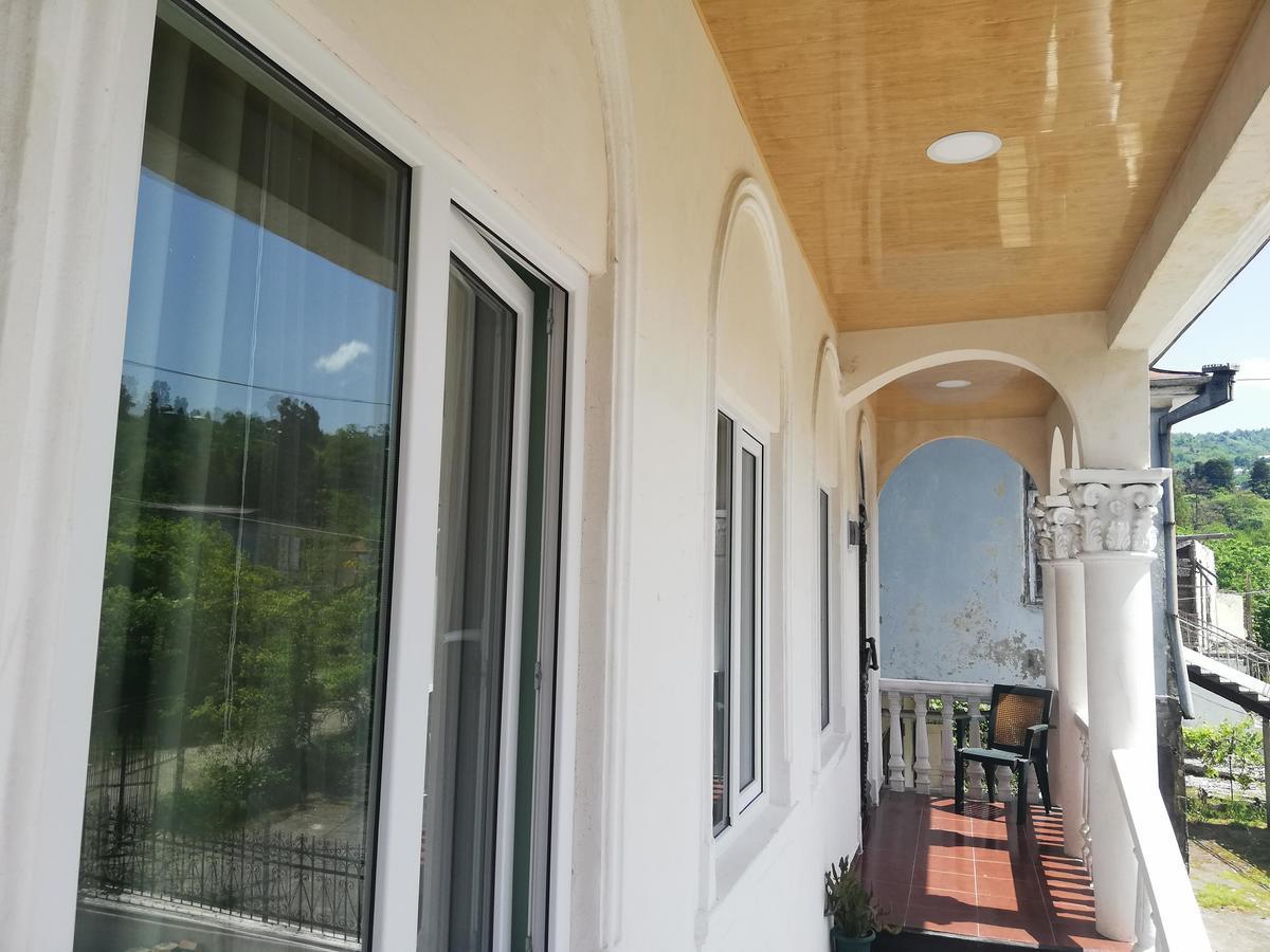 Guest House Quiet Home باتومي المظهر الخارجي الصورة