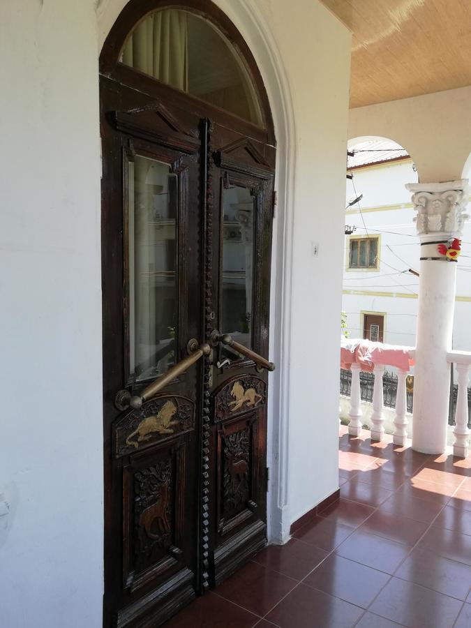 Guest House Quiet Home باتومي المظهر الخارجي الصورة